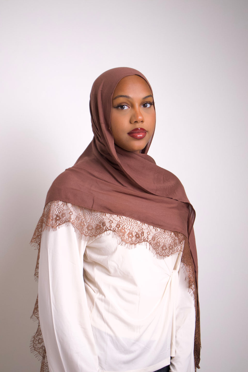 Brown Lace Modal